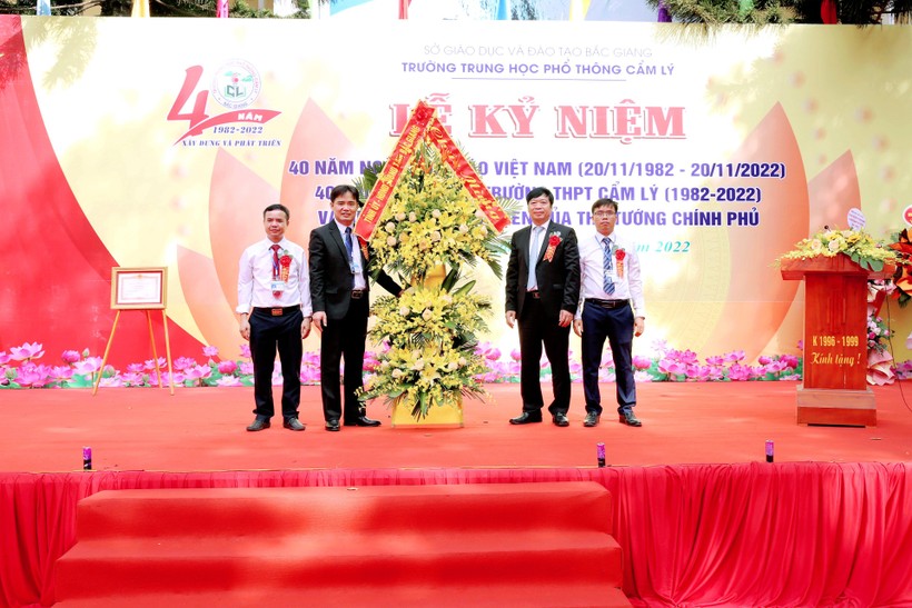 Trường THPT Cẩm Lý (Bắc Giang) đón nhận Bằng khen của Thủ tướng Chính phủ ảnh 2