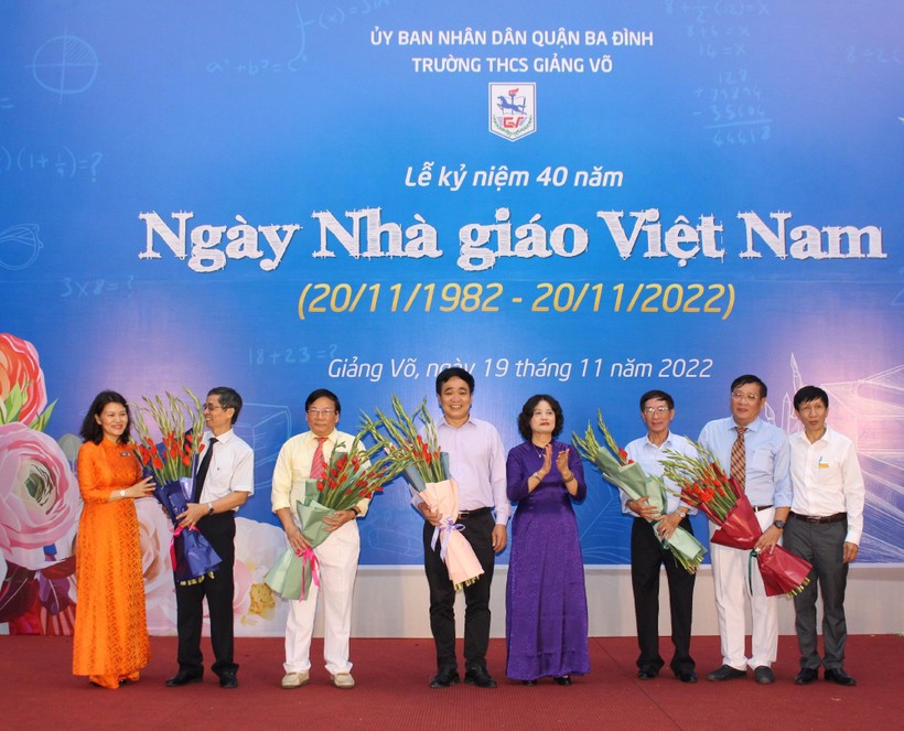 Trường THCS Giảng Võ kỷ niệm 40 năm ngày Nhà giáo Việt Nam ảnh 3