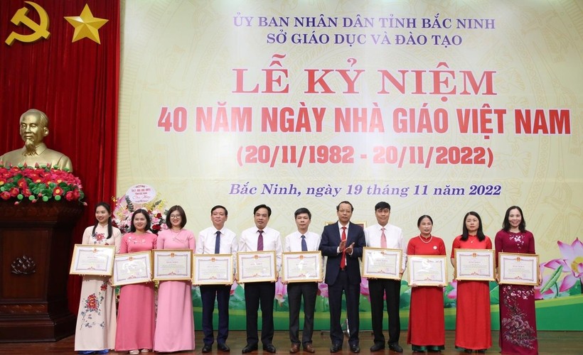 Bắc Ninh kỷ niệm 40 năm Ngày Nhà giáo Việt Nam ảnh 1