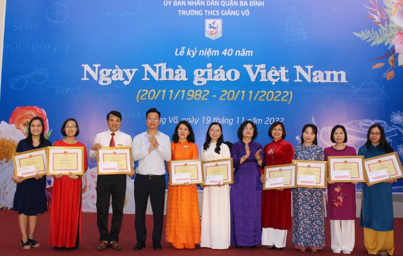 Trường THCS Giảng Võ kỷ niệm 40 năm ngày Nhà giáo Việt Nam ảnh 5