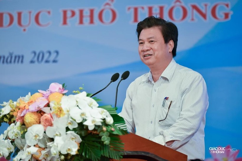 Thứ trưởng Bộ GD&ĐT Nguyễn Hữu Độ phát biểu tổng kết tại hội thảo.