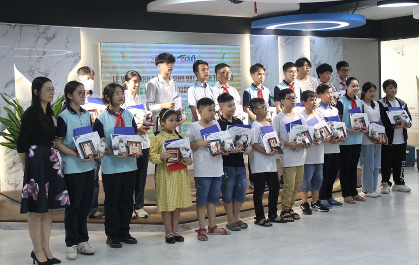 Học sinh Việt Nam thắng lớn tại Kỳ thi Toán quốc tế PhiMo 2022 ảnh 5