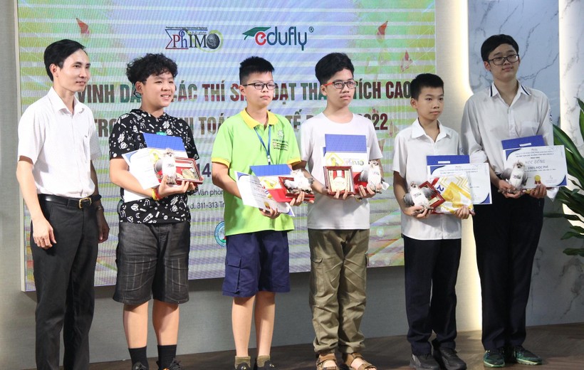 Học sinh Việt Nam thắng lớn tại Kỳ thi Toán quốc tế PhiMo 2022 ảnh 3