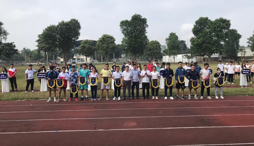 200 sinh viên Hà Nội tham gia giải điền kinh  ảnh 2