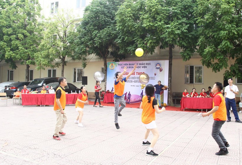 Học viện Quản lý giáo dục tổ chức hội thao mừng Ngày Nhà giáo Việt Nam ảnh 3