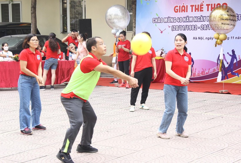 Học viện Quản lý giáo dục tổ chức hội thao chào mừng Ngày Nhà giáo Việt Nam ảnh 6