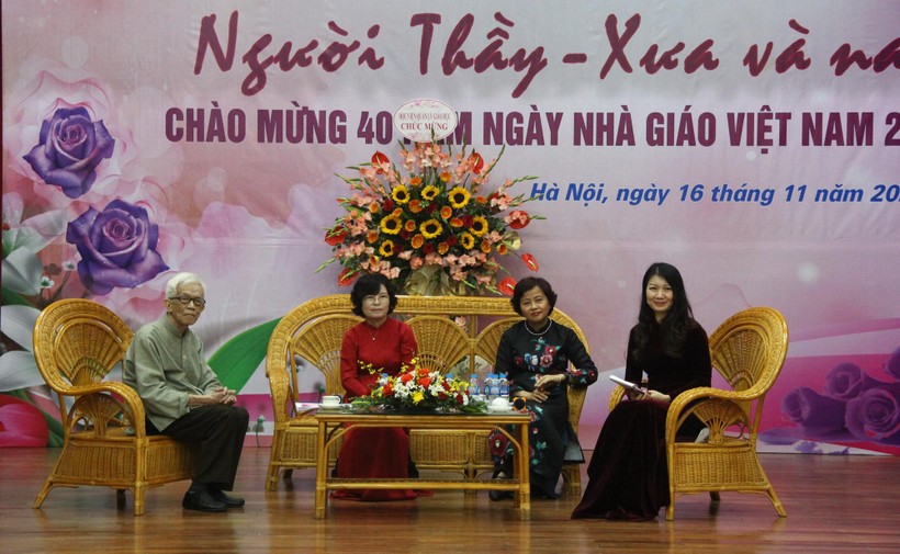 PGS.TS Đặng Quốc Bảo, ThS Lê Thị Loan (từ trái qua) chia sẻ tại Tọa đàm.