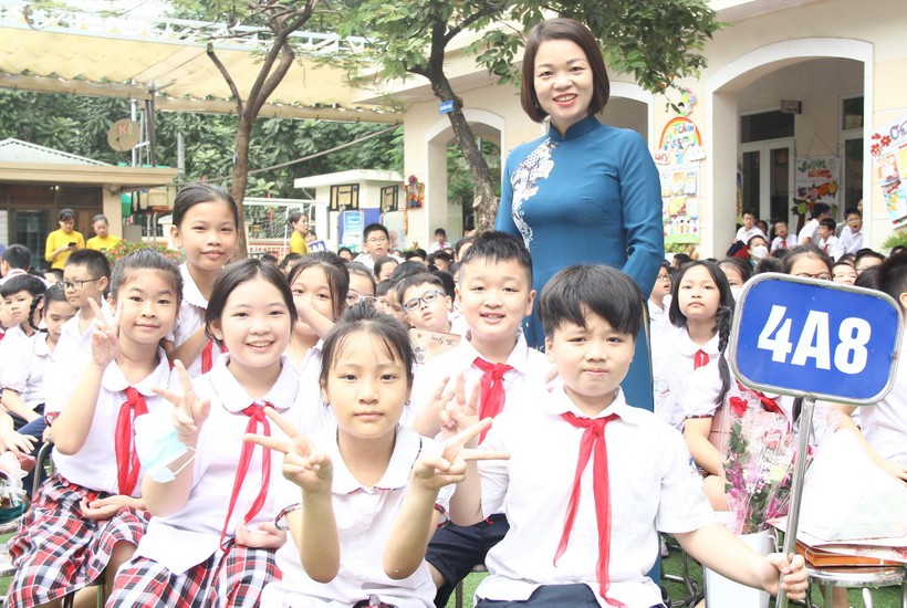  Trường Tiểu học Vĩnh Tuy kỷ niệm 40 năm ngày Nhà giáo Việt Nam ảnh 3