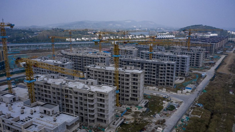 40% các nhà xây dựng ở Trung Quốc hoãn tiến hành dự án vì thiếu tiền.