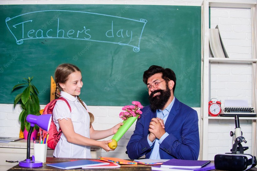 Học sinh thế giới bày tỏ tri ân thầy cô trong Ngày Nhà giáo ảnh 1