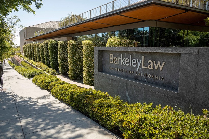Trường Luật thuộc ĐH California tại Berkeley tuyên bố rút khỏi bảng xếp hạng của US News.