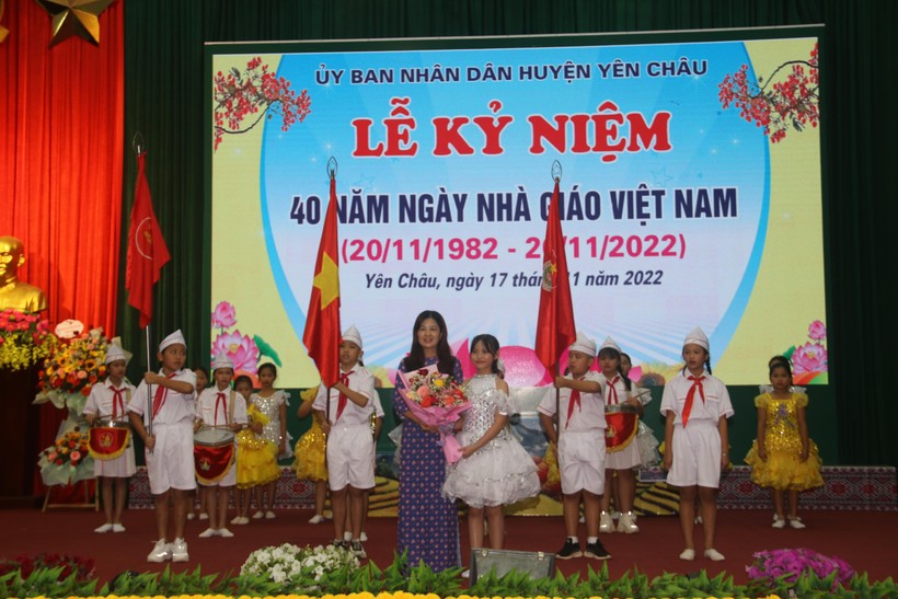 Ngành Giáo dục Yên Châu kỷ niệm 40 năm Ngày Nhà giáo Việt Nam ảnh 4