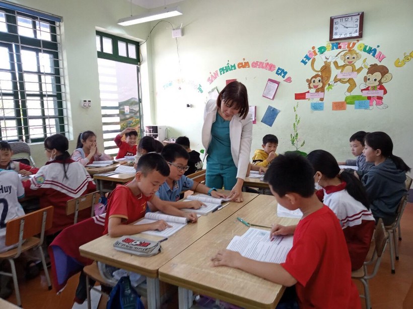 Cô giáo Lào Cai dành trọn tâm huyết cho giáo dục vùng khó ảnh 2