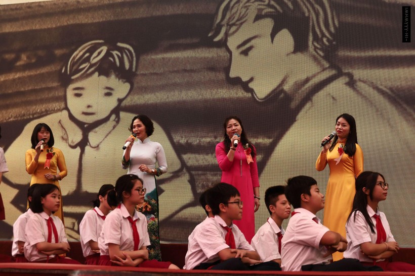 Hà Nội: Xúc động Lễ kỷ niệm 50 năm thành lập Trường THCS Cát Linh ảnh 4