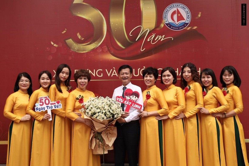 Hà Nội: Xúc động Lễ kỷ niệm 50 năm thành lập Trường THCS Cát Linh ảnh 3