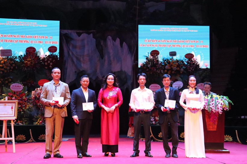 Trường Trung cấp Nghệ thuật Xiếc và Tạp kỹ Việt Nam kỷ niệm 61 năm thành lập ảnh 2