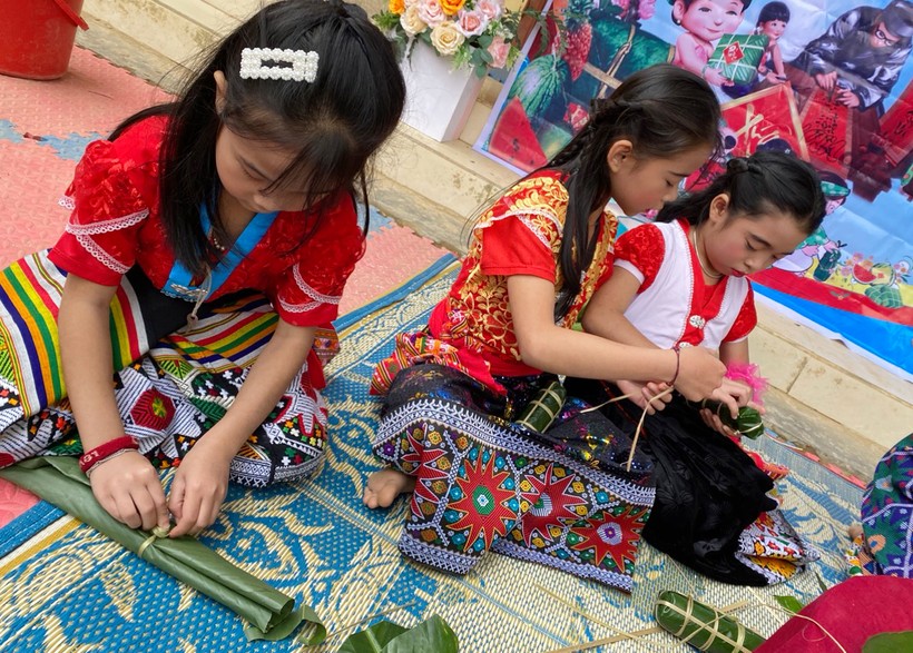 Trường vùng cao Nghệ An vui tết sớm cho học sinh người Thái, Khơ Mú ảnh 5