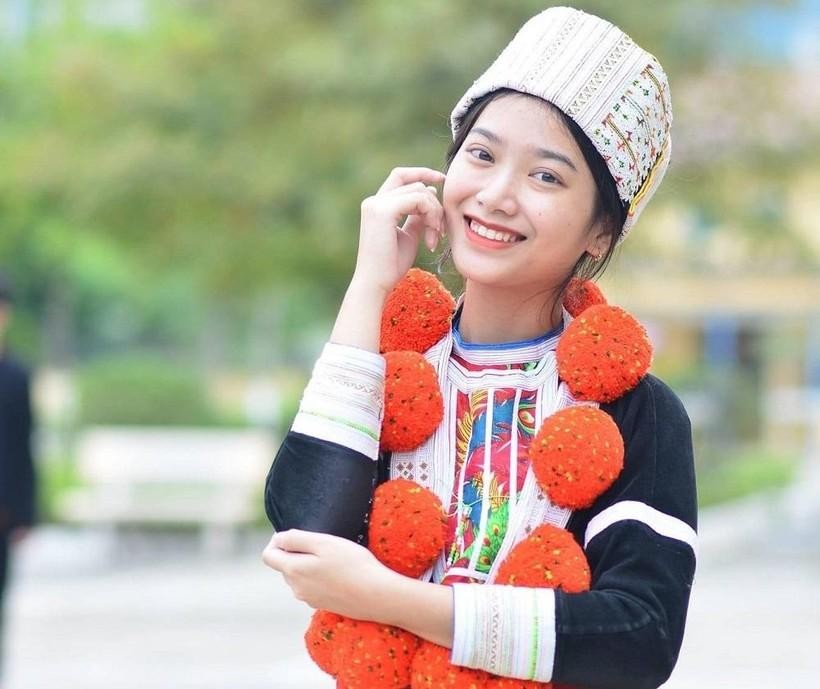 Nữ sinh dân tộc Cao Lan mong ước góp sức làm giàu cho quê hương Tuyên Quang ảnh 1