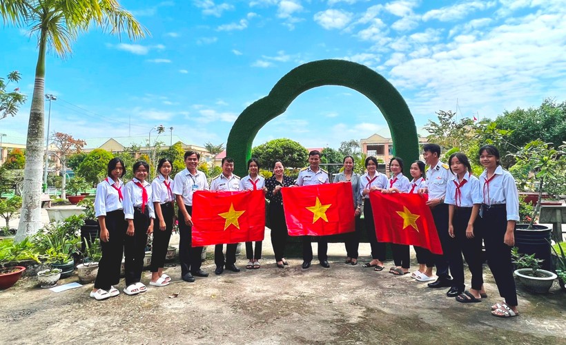 Kiên Giang tuyên truyền biển đảo tại các trường phổ thông ảnh 1