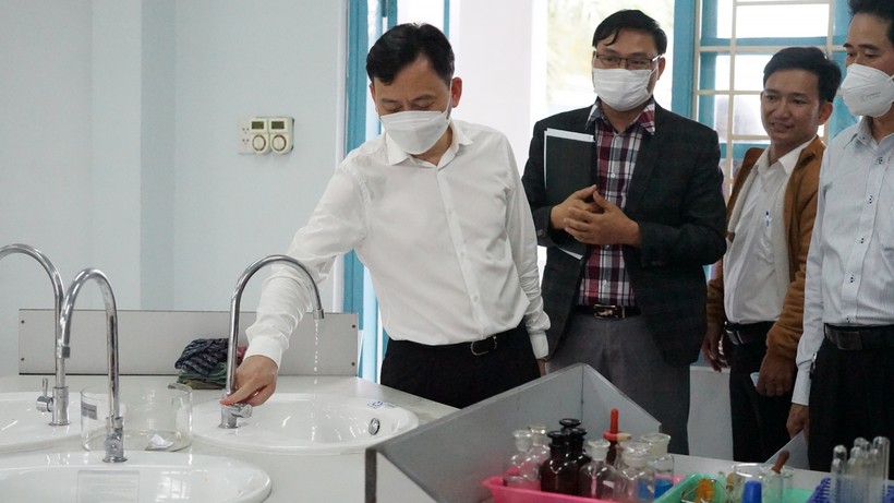 Phó Cục trưởng Cục Cơ sở vật chất làm trưởng Đoàn kiểm tra công tác chuẩn bị cơ sở vật chất, thiết bị dạy học tại tỉnh Thừa Thiên Huế.