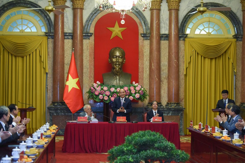 Chủ tịch nước chúc mừng các cựu giáo chức nhân Ngày Nhà giáo Việt Nam ảnh 1