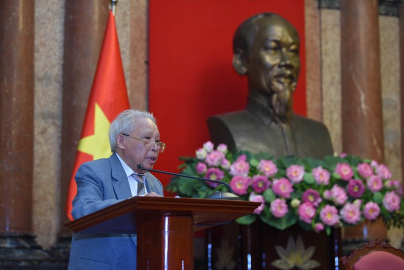 Chủ tịch nước chúc mừng các cựu giáo chức nhân Ngày Nhà giáo Việt Nam ảnh 3