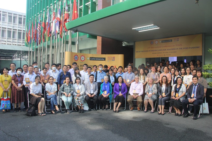 Các đại biểu tham dự hội thảo quốc tế về về nghiên cứu và giảng dạy tiếng Anh lần thứ 13.