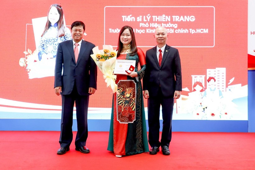 Trường ĐH Kinh tế - Tài chính TPHCM đón nhận Huân chương Lao động hạng Nhì  ảnh 2