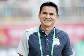 HLV Kiatisak phủ nhận sẽ trở lại dẫn dắt tuyển Thái Lan.