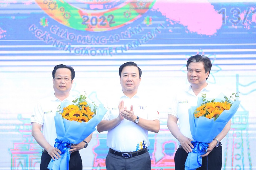 Hàng nghìn học sinh, giáo viên tham gia giải chạy 'S-Race 2022' tại Hà Nội  ảnh 1