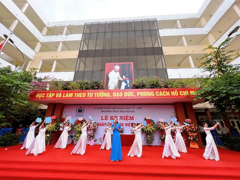 Trường THCS Nguyễn Du kiên định xây dựng mô hình chất lượng cao ảnh 2