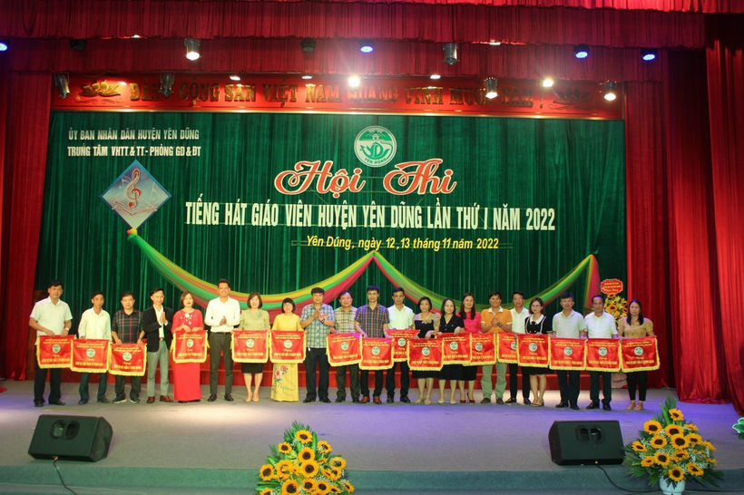 Yên Dũng, Bắc Giang tổ chức Hội thi “Tiếng hát giáo viên” năm 2022 ảnh 3