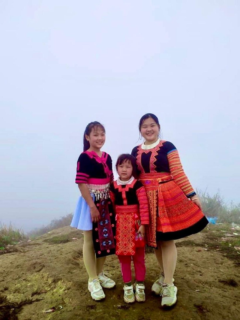 Nữ sinh dân tộc Mông vượt khó học giỏi ảnh 1