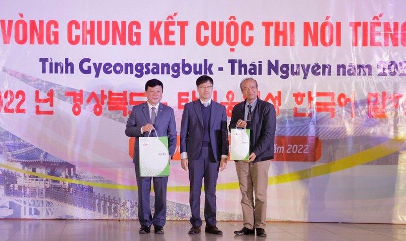 Chung kết cuộc thi nói tiếng Hàn tỉnh Gyeongsangbuk – Thái Nguyên năm 2022 ảnh 1