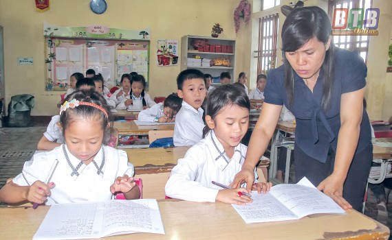 Tiết học của cô và trò Trường Tiểu học và THCS Thụy Phúc - huyện Thái Thụy - Thái Bình. (Ảnh tư liệu)