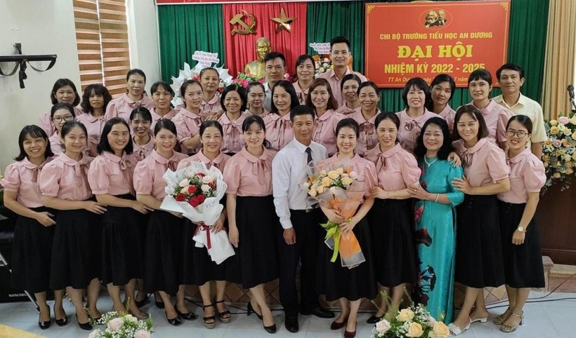 Trường Tiểu học An Dương vinh dự nhận cờ thi đua của TP Hải Phòng ảnh 3