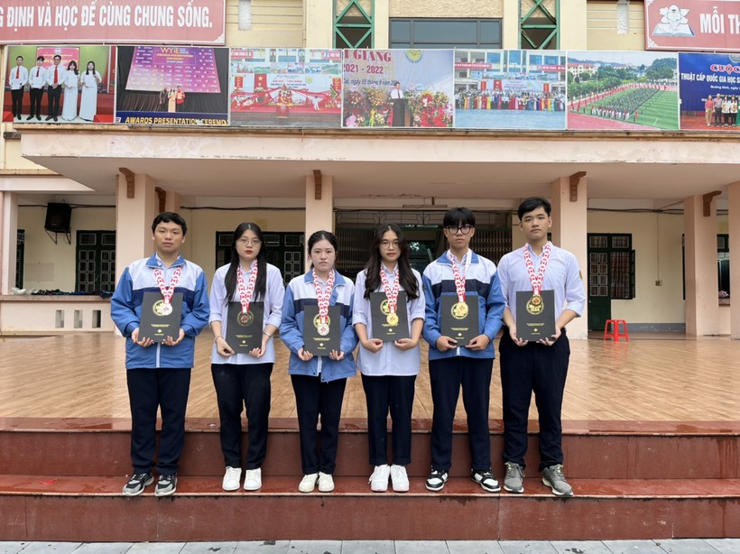 Học sinh Lào Cai đạt 2 giải đặc biệt trong Cuộc thi Sáng tạo Sáng chế quốc tế ảnh 1