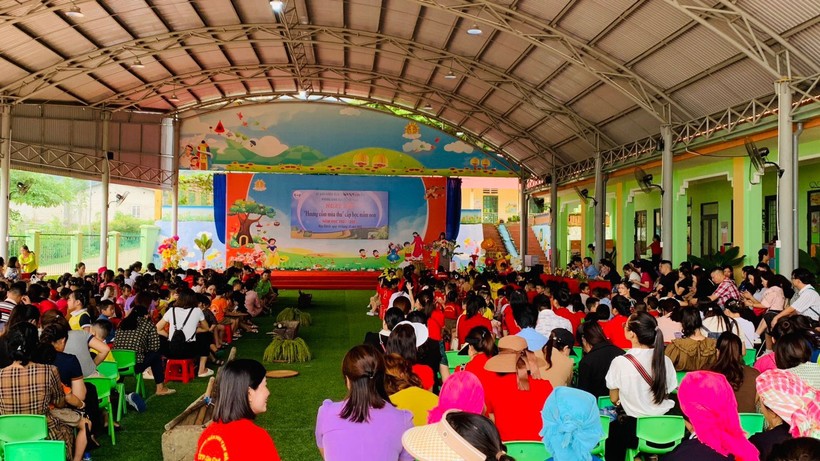 Ngày hội quy tụ hơn 300 trẻ cùng nhiều phụ huynh, giáo viên các trường mầm non trên địa bàn thành phố Lào Cai tham gia. ảnh 10