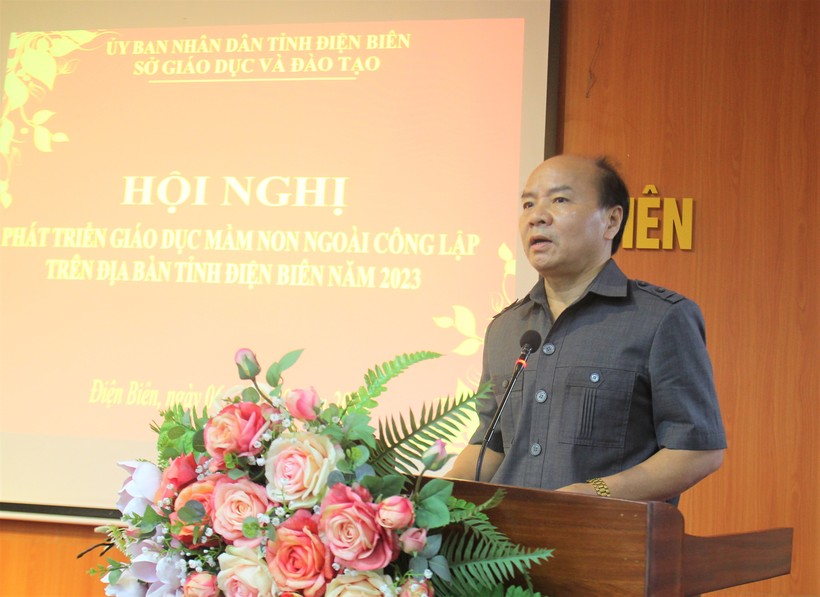 Ông Đào Hoài Nam, Phó Chủ tịch UBND thành phố Điện Biên Phủ tham luận tại Hội nghị. ảnh 1