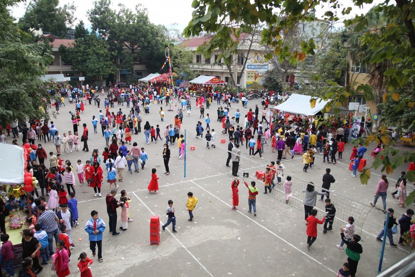 Toàn cảnh "Lễ hội mùa Xuân" do Trường Tiểu học Hà Nội - Điện Biên Phủ tổ chức