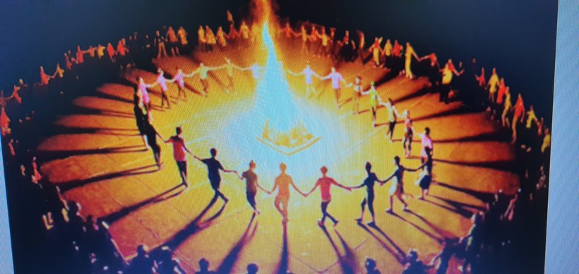 Hình ảnh lửa trại và múa xoè (Ảnh tư liệu). ảnh 3