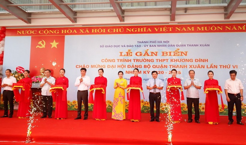 Hà Nội: Gắn biển công trình trường học hiện đại tại quận Thanh Xuân