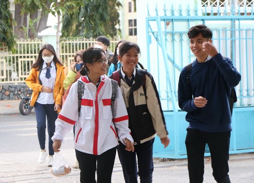 Phú Yên: Học sinh sinh viên đi học lại từ 27/4