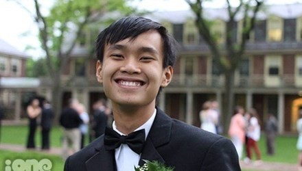 Cậu bạn 18 tuổi Võ Thành Trung khiến nhiều người nể phục bởi điểm thi SAT cao ngất ngưỡng.