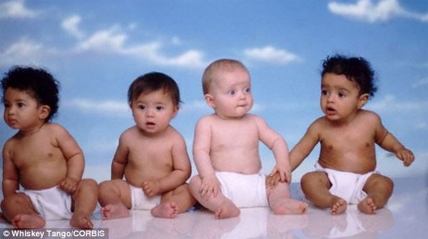 Xét về mặt sinh học, ở cùng lứa tuổi, người da màu "già" hơn người da trắng tới 3 năm