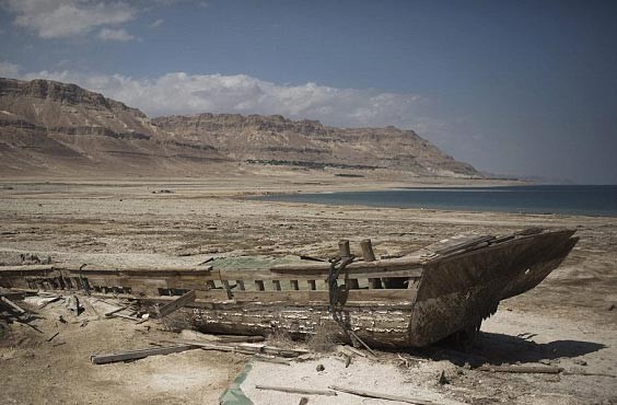 Mực nước biển Chết hiện giảm trung bình 1 mét mỗi năm. 