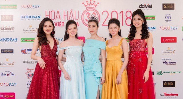 Top 3 Hoa hậu Việt Nam 2016 hội ngộ khoe sắc sau 2 năm đăng quang
