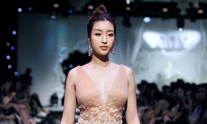 Hoa hậu Mỹ Linh nói gì về nghi vấn hẹn hò em trai BTV Ngọc Trinh?