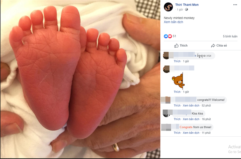 Vợ mới của chồng cũ Hồng Nhung khoe ảnh đôi bàn chân nhỏ xíu của nhóc tì mới chào đời.