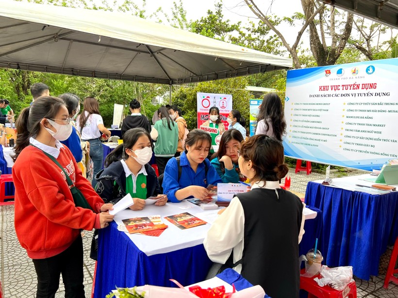 Nhiều hoạt động tư vấn hướng nghiệp ở Đà Nẵng.
